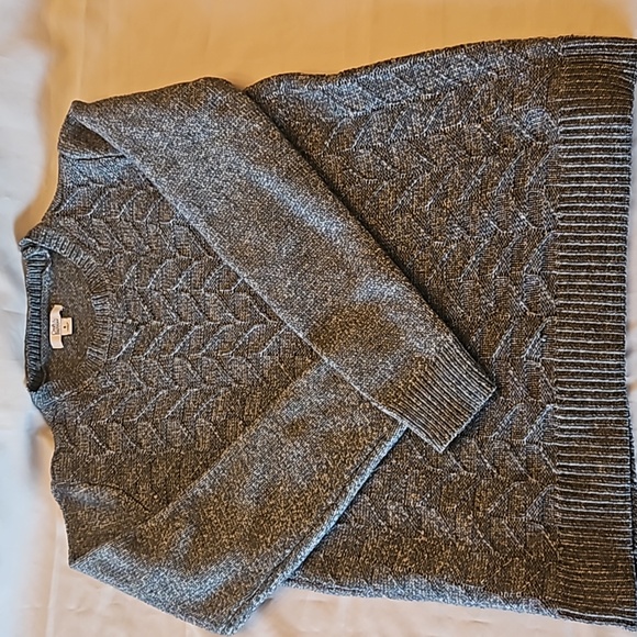 3 Sweaters - Picture 3 of 7